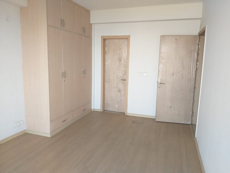 Room, dlf-new-town-heights-i 3.5 Bedroom 1930 Sq.Ft. Apartment In Sector 90 Gurgaon 9512060