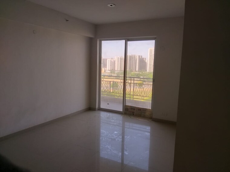Room, dlf-new-town-heights-i 3.5 Bedroom 1930 Sq.Ft. Apartment In Sector 90 Gurgaon 9512060