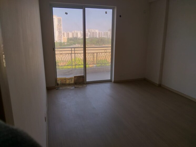 Room, dlf-new-town-heights-i 3.5 Bedroom 1930 Sq.Ft. Apartment In Sector 90 Gurgaon 9512060