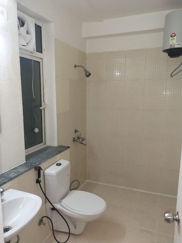 Bathroom, dpl-flora-heritage 2 Bedroom 987 Sq.Ft. Apartment In Sector 1 Greater Noida Greater Noida 9512064