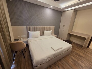 Master Bedroom in 4 BHK Apartment at Vipul Belmonte, Sector 53 – for Sale