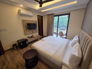 Bedroom in 4 BHK Apartment at Vipul Belmonte, Sector 53 – for Sale