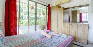 Bedroom in 2 BHK Apartment at Juhu – for Rent