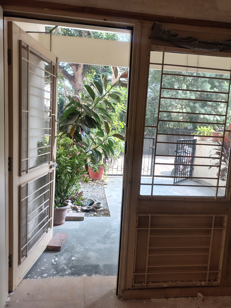Balcony, sheikh sarai 2 Bedroom 1500 Sq.Ft. Builder Floor In Sheikh Sarai Delhi 9512068