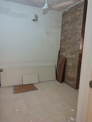 Room in 2 BHK Builder Floor at Sheikh Sarai – for Rent