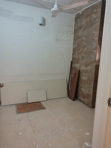 Room in 2 BHK Builder Floor at Sheikh Sarai – for Rent