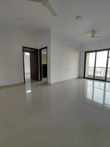 Room in 2 BHK Apartment at Raheja Interface Heights, Malad West – for Rent