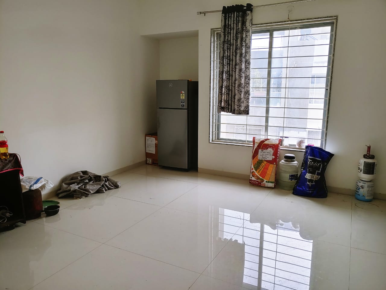 2 BHK + Servant Room Apartment For Sale in Axis Paradigm Whistling Meadows