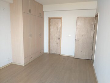 Room in 3.5 BHK Apartment at DLF New Town Heights I, Sector 90 – for Rent