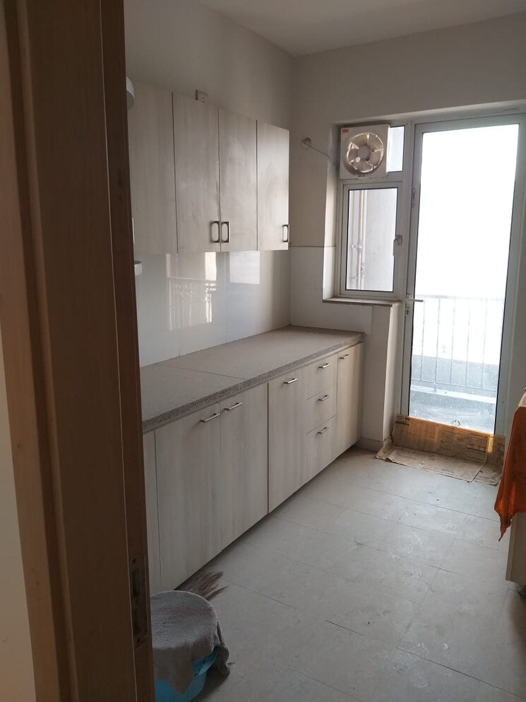 Room, dlf-new-town-heights-i 3.5 Bedroom 1450 Sq.Ft. Apartment In Sector 90 Gurgaon 9512077