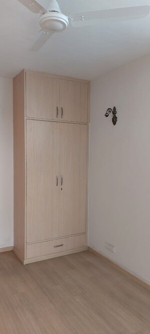 Furnished Amenities in 3.5 BHK Apartment at DLF New Town Heights I, Sector 90 – for Rent