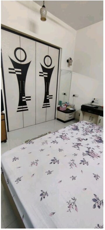 Master Bedroom in 2 BHK Apartment at Vasant Fiona, Pokhran Road No Two – for Rent