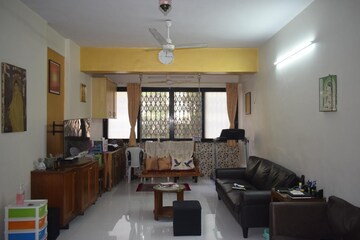 2 BHK Apartment For Sale in Nepean Sea Road