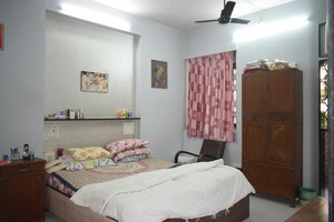 Bedroom in 2 BHK Apartment at Nepean Sea Road – for Sale