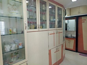 Furnished Amenities in 2 BHK Apartment at Santacruz West – for Rent