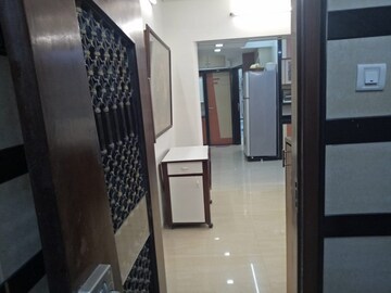 Room in 2 BHK Apartment at Santacruz West – for Rent
