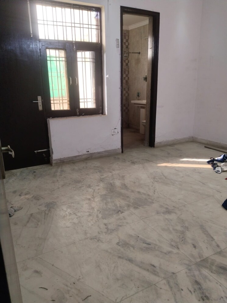 Room, sector 34 3 Bedroom 1200 Sq.Ft. Builder Floor In Sector 34 Faridabad 9512232