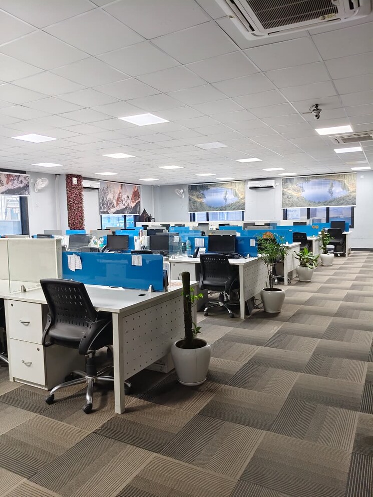 Team Area, sector 63 Commercial Office Space 5400 Sq.Ft. In Sector 63 Noida 9512259