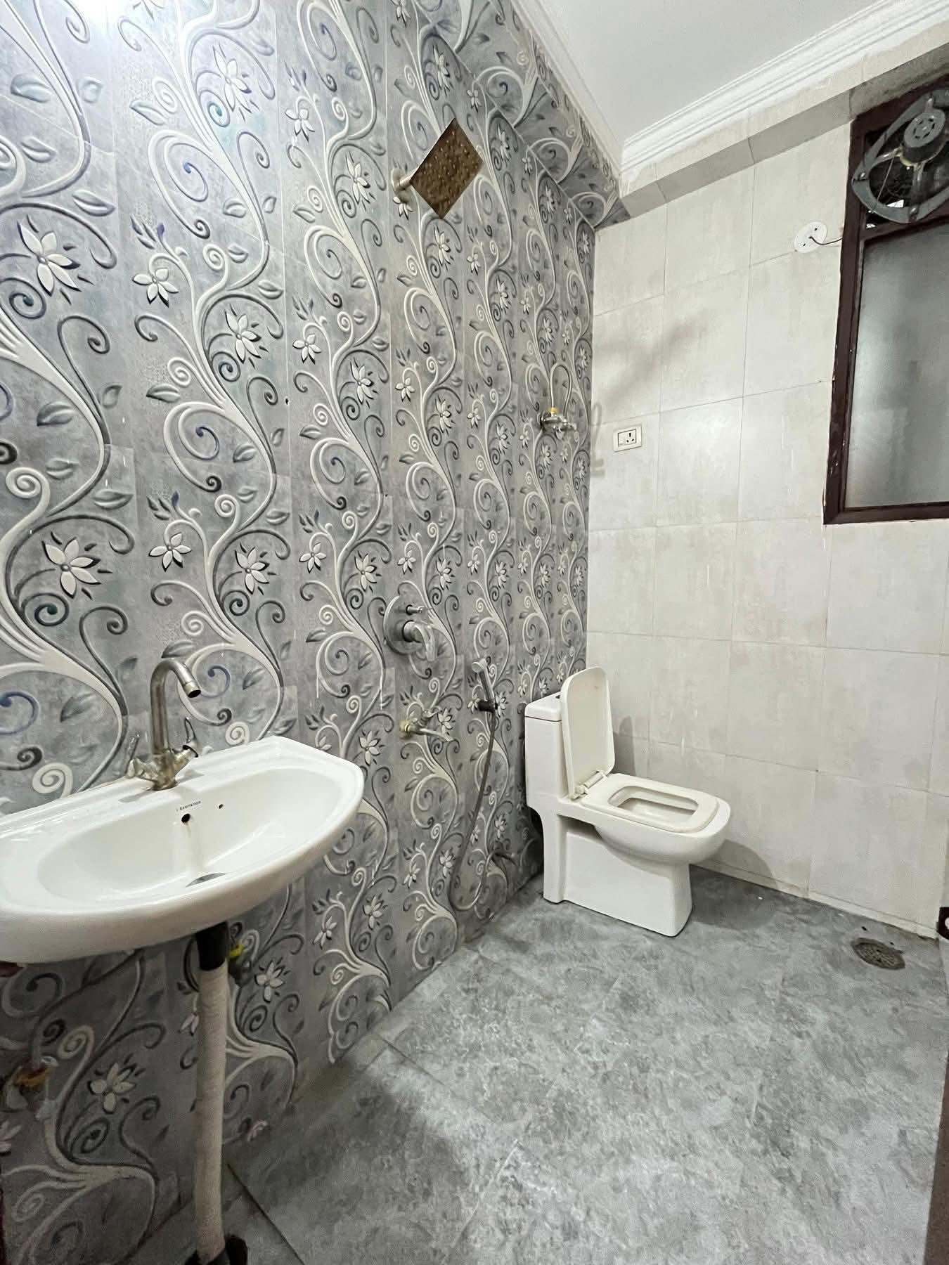 2 BHK Builder Floor For Rent in Chattarpur 