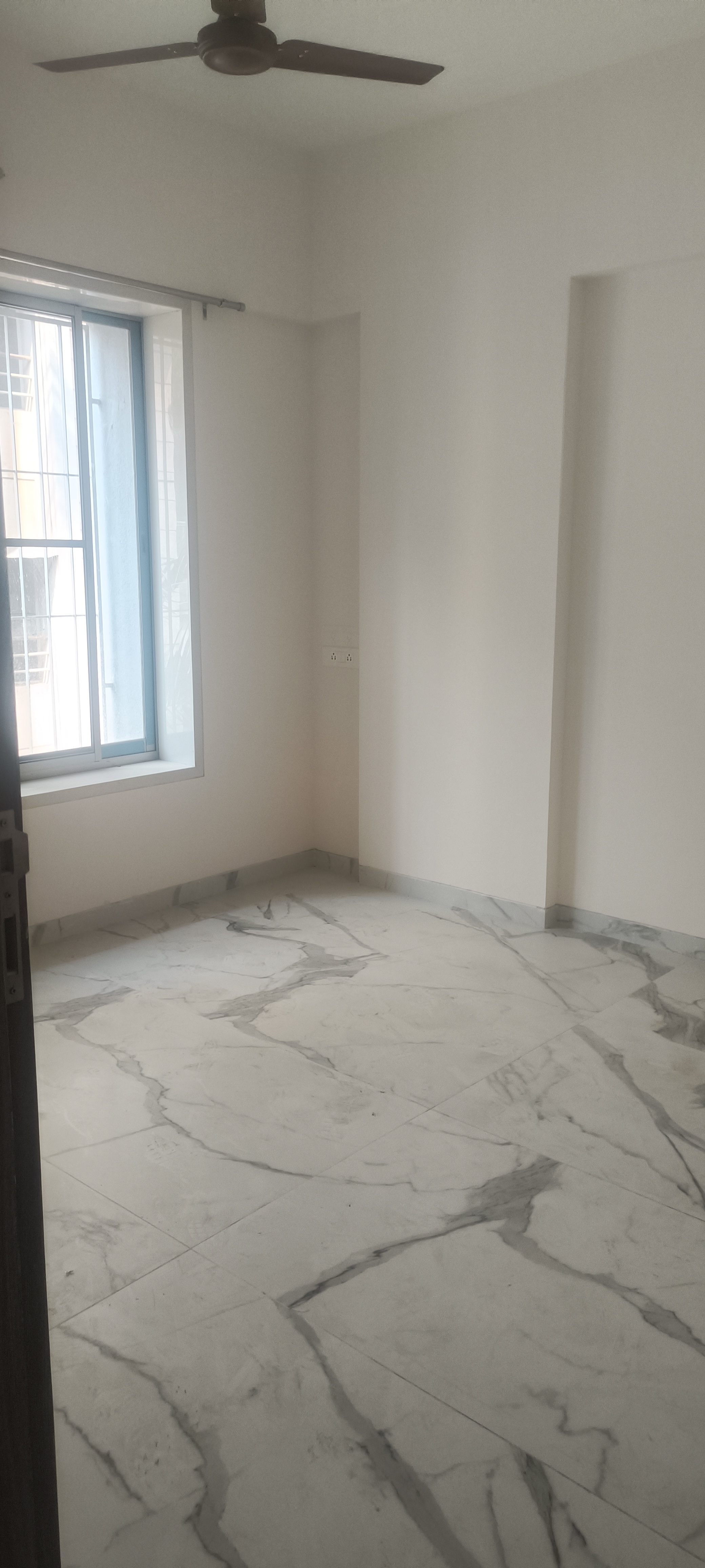 2 BHK Apartment For Rent in Manisha Apartment Law College Road