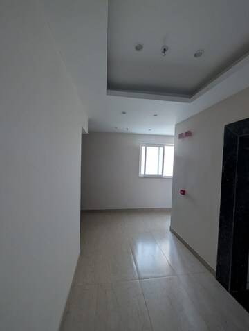 Room in 3.5 BHK Apartment at BPTP Discovery Park, Sector 80 – for Rent