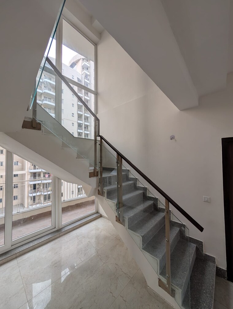 undefined, bptp-discovery-park 3.5 Bedroom 2800 Sq.Ft. Apartment In Sector 80 Faridabad 9512302