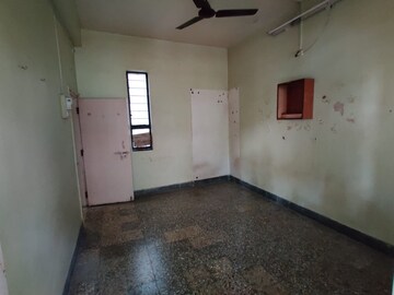 Bedroom in 2 BHK Apartment at Kothrud – for Rent