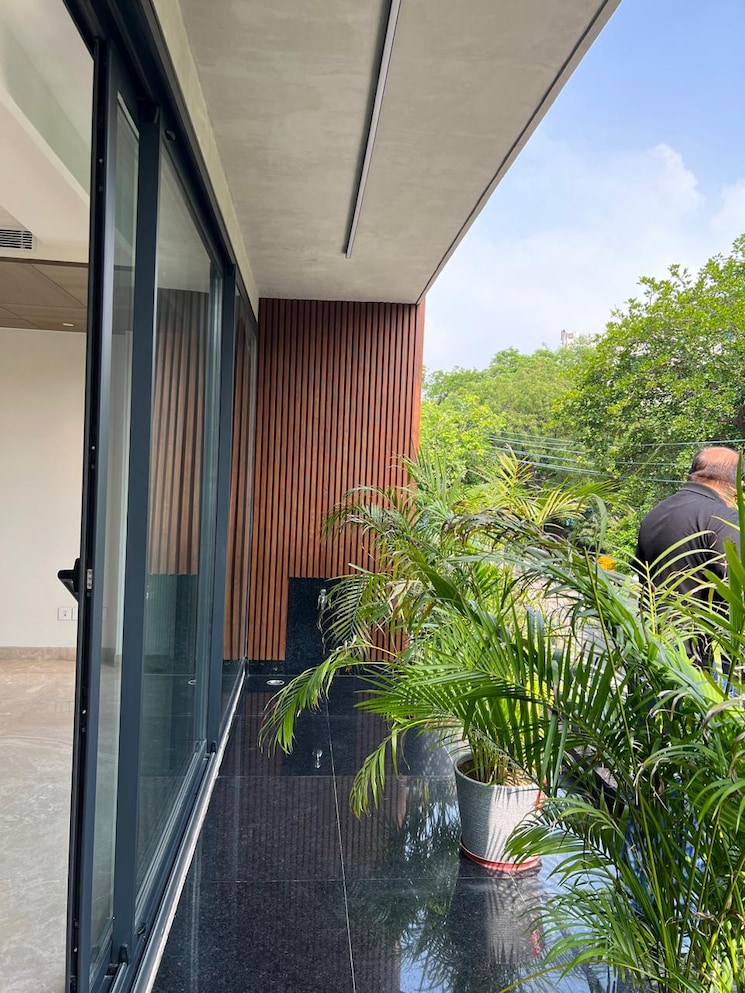 Balcony, greater kailash ii 3 Bedroom 300 Sq.Yd. Builder Floor In Greater Kailash ii Delhi 9512353