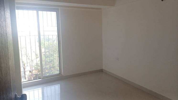 Room, wagle industrial estate 2 Bedroom 705 Sq.Ft. Apartment In Wagle Industrial Estate Thane 9512311