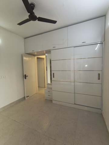 Room in 2 BHK Apartment at Signature The Millennia 2, Sector 37d – for Rent