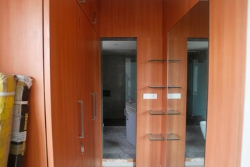 Furnished Amenities in 3 BHK Apartment at Khar West – for Rent