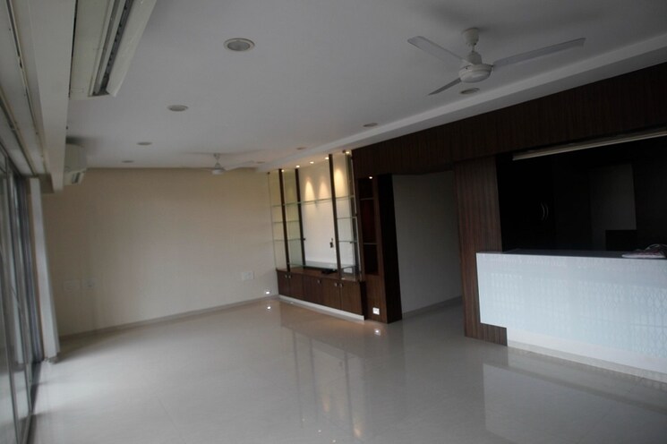 Room, khar west 3 Bedroom 1100 Sq.Ft. Apartment In Khar West Mumbai 9512355
