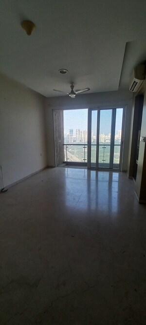 Room in 2 BHK Apartment at Lodha Fiorenza, Goregaon East – for Rent