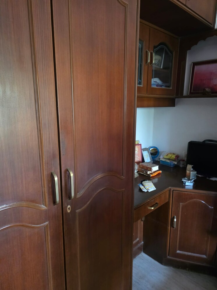 Room, vile parle east 2 Bedroom 750 Sq.Ft. Apartment In Vile Parle East Mumbai 9512394