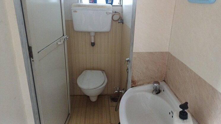 Bathroom, kasarvadavali 1 Bedroom 705 Sq.Ft. Apartment In Kasarvadavali Thane 9512373