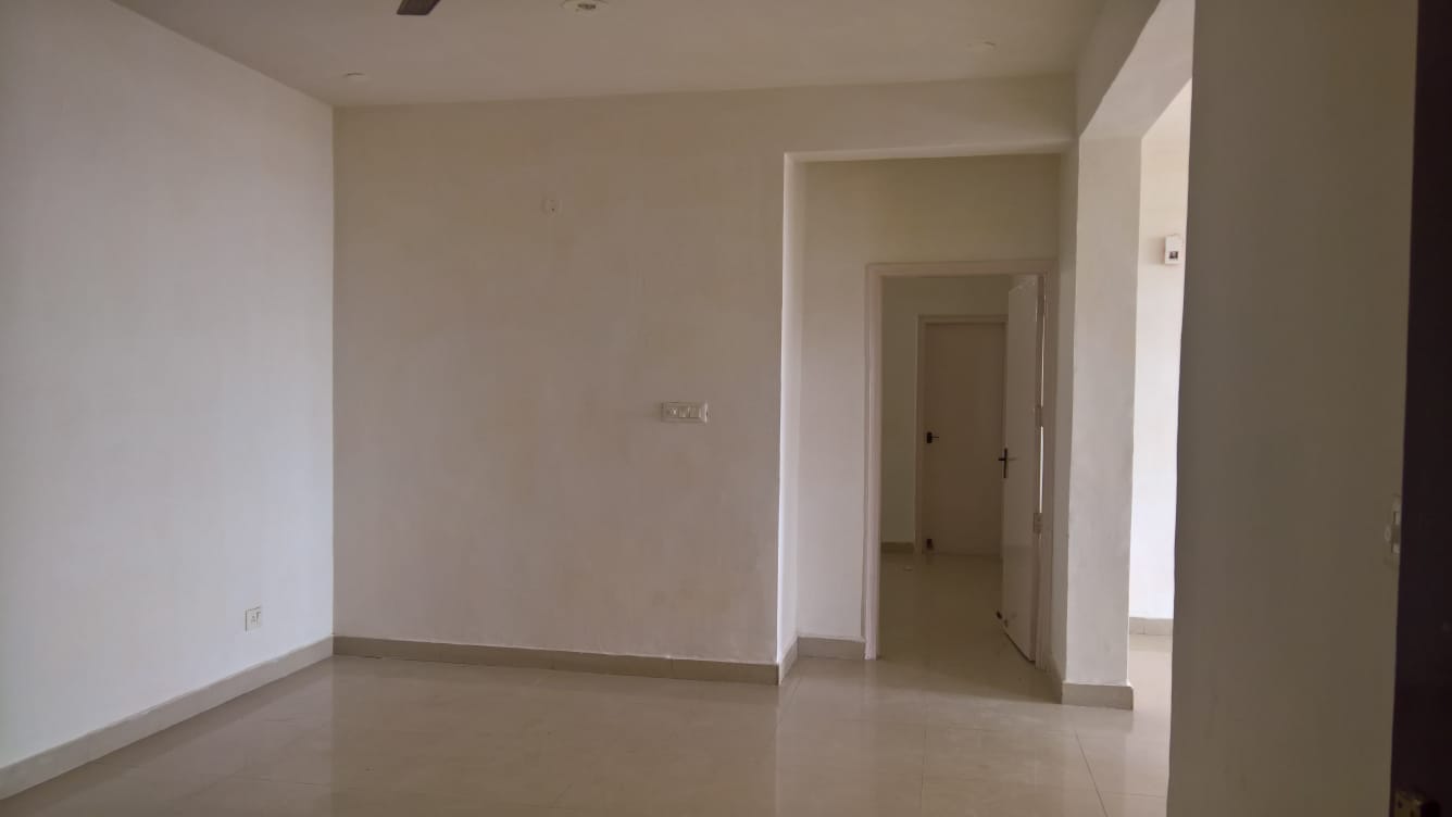 3 BHK + Pooja Room Apartment For Rent in Silver City Extention