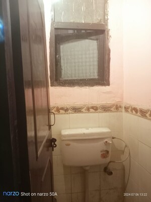 Bathroom in 2.5 BHK Builder Floor at Mayur Vihar – for Rent