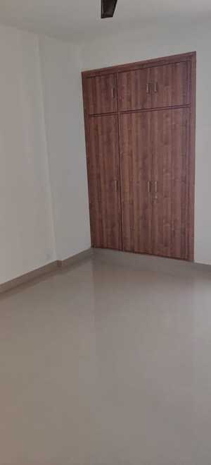 Room in 2 BHK Apartment at Sector 90 – for Rent