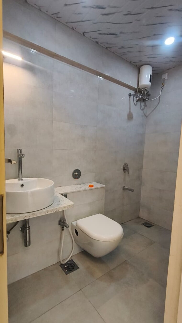 Bathroom, sugee-atharva 2 Bedroom 858 Sq.Ft. Apartment In Prabhadevi Mumbai 9512651