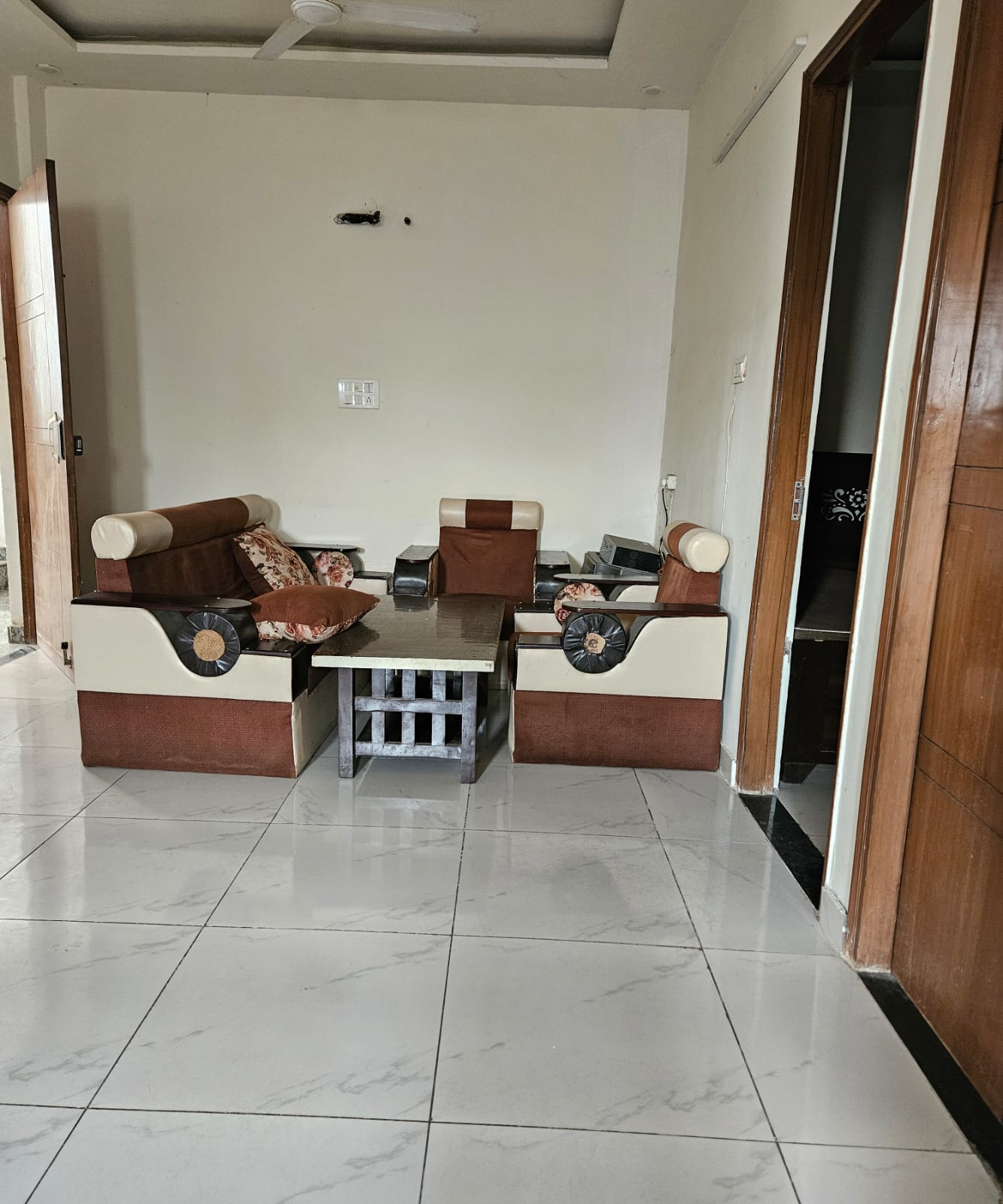 3 BHK + Pooja Room Apartment For Rent in NK Savitry Enclave