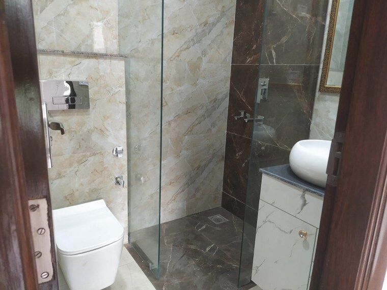 Bathroom, sector 7 dwarka 4 Bedroom 2200 Sq.Ft. Apartment In Sector 7 Dwarka Delhi 9512673