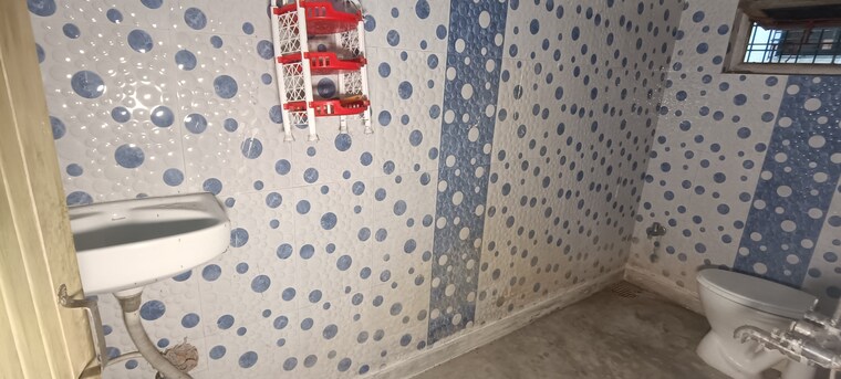 Bathroom, kaikhali 2 Bedroom 1200 Sq.Ft. Independent House In Kaikhali Kolkata 9512790