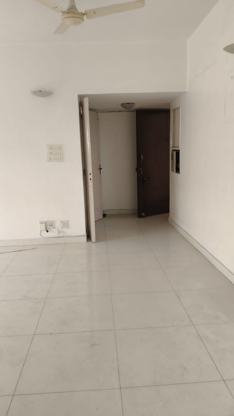 Room, mayur vihar 3 Bedroom 1250 Sq.Ft. Apartment In Mayur Vihar Delhi 9512867