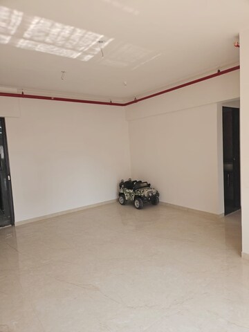 Room in 3 BHK Apartment at Kaveri Heritage, Borivali West – for Rent