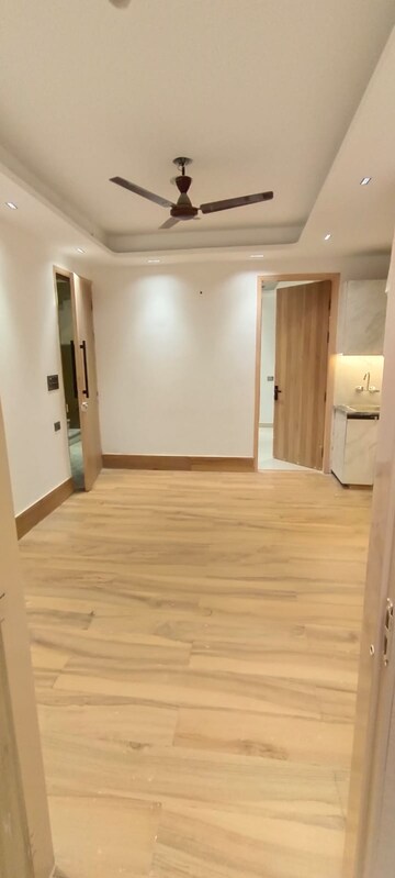 Room in 2 BHK Builder Floor at Saket – for Rent