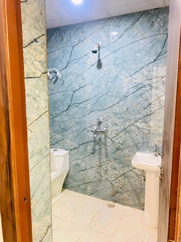 Bathroom, saket 2 Bedroom 950 Sq.Ft. Builder Floor In Saket Delhi 9512880