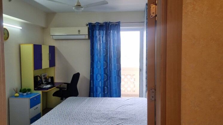 Bedroom, dlf-new-town-heights-iii 3.5 Bedroom 1450 Sq.Ft. Apartment In Sector 91 Gurgaon 9512809