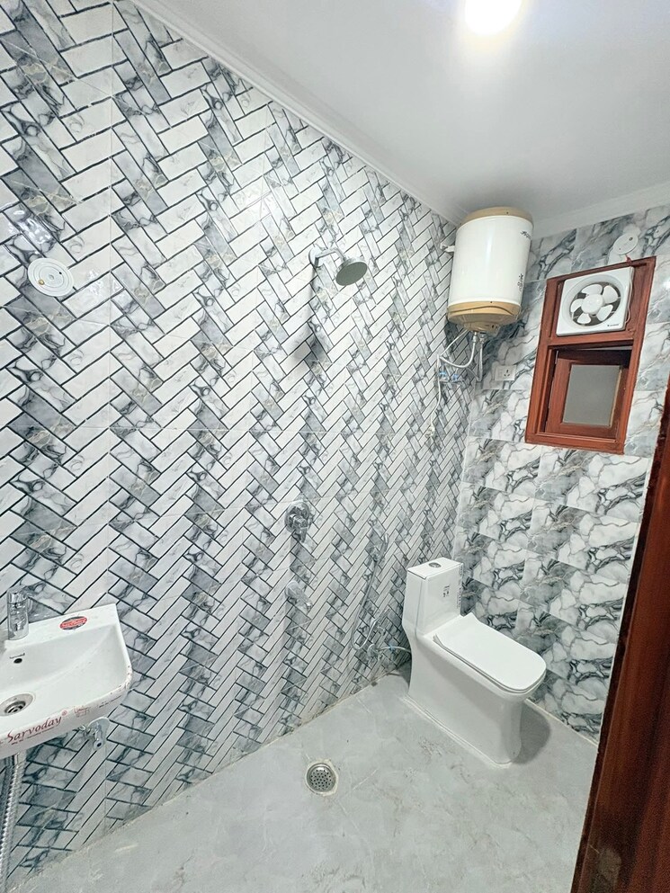 Attached Bathroom, chattarpur 1 Bedroom 450 Sq.Ft. Builder Floor In Chattarpur Delhi 9512884