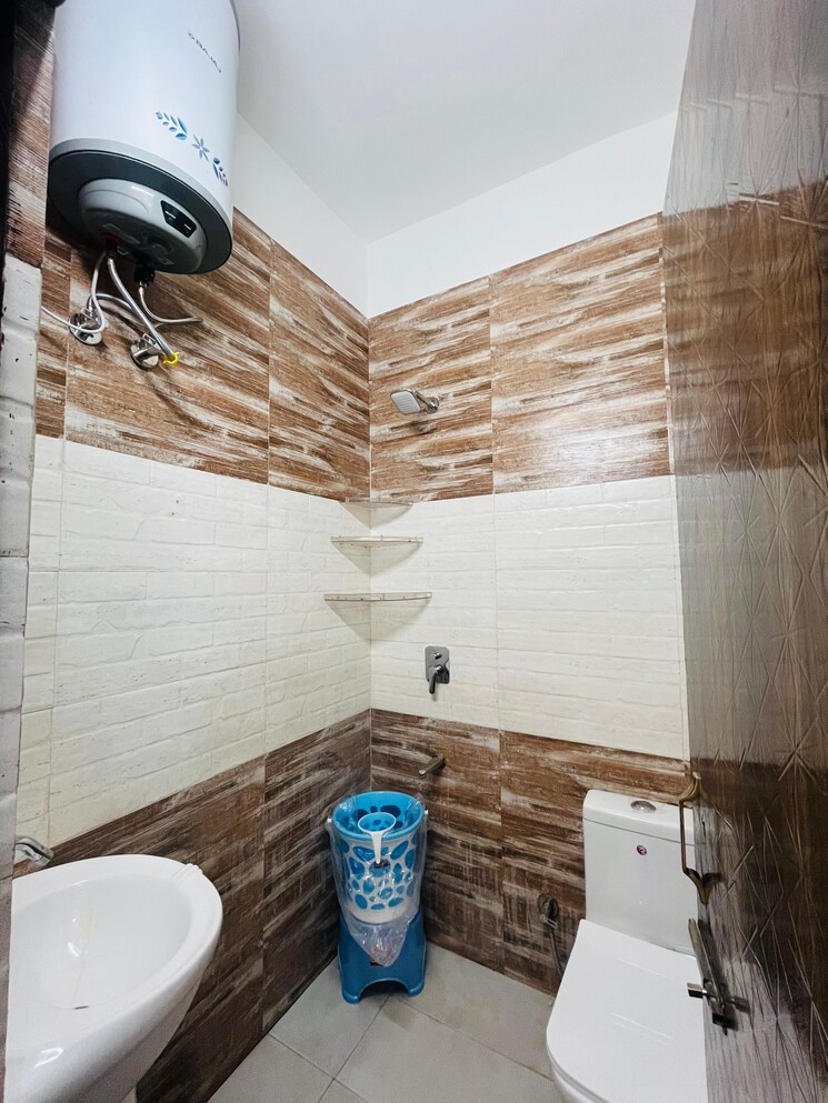 Bathroom, lake-view-complex 3 Bedroom 1098 Sq.Ft. Apartment In Dhakoli Zirakpur 9512949