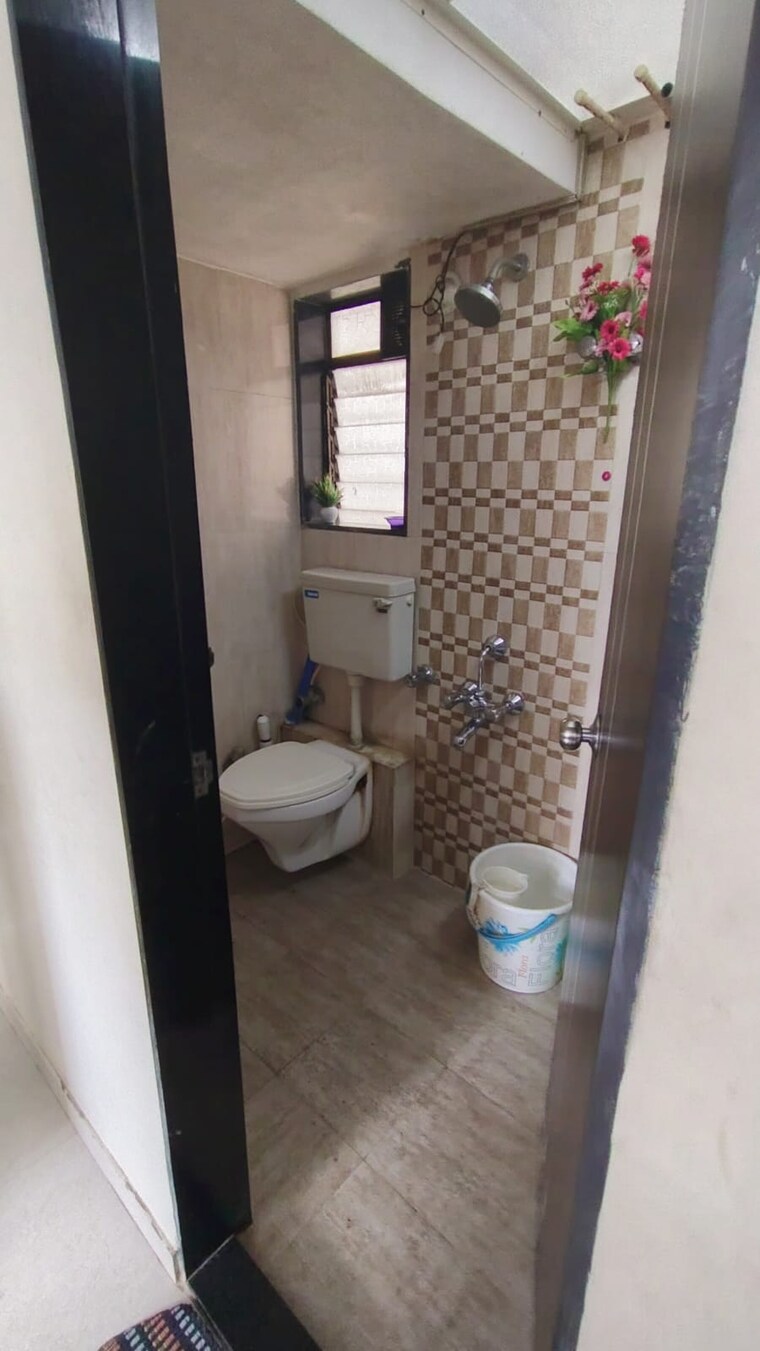 Bathroom, sheth-vasant-marvel 1 Bedroom 430 Sq.Ft. Apartment In Borivali East Mumbai 9512970